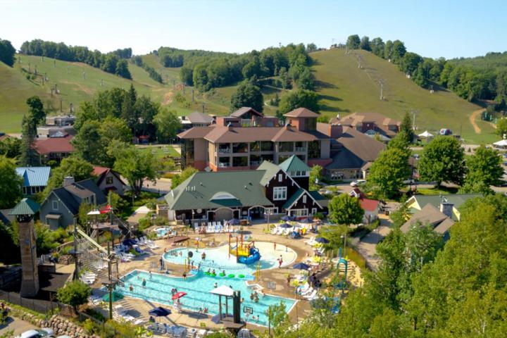 Ski From The Tee @ Crystal Mountain Villa Thompsonville Exterior photo